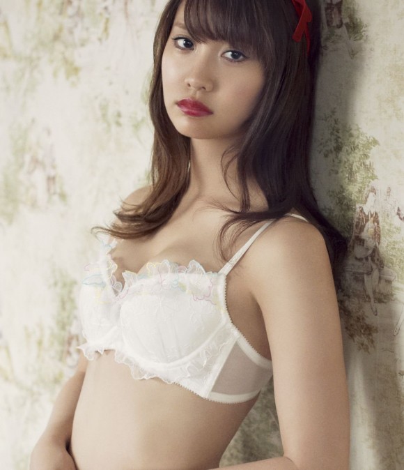 永尾まりやの下着姿18