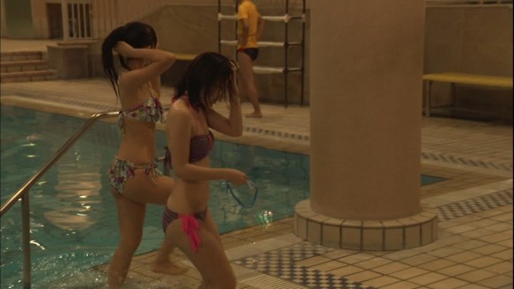 小松彩夏のおっぱいキャプ061