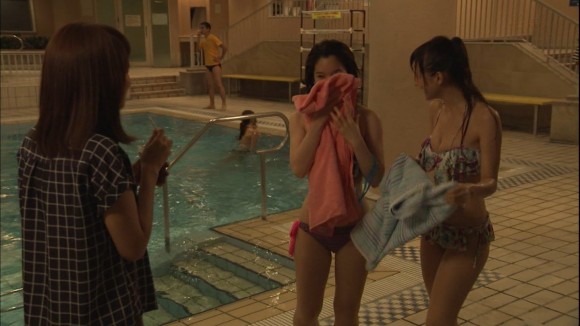 小松彩夏のおっぱいキャプ091