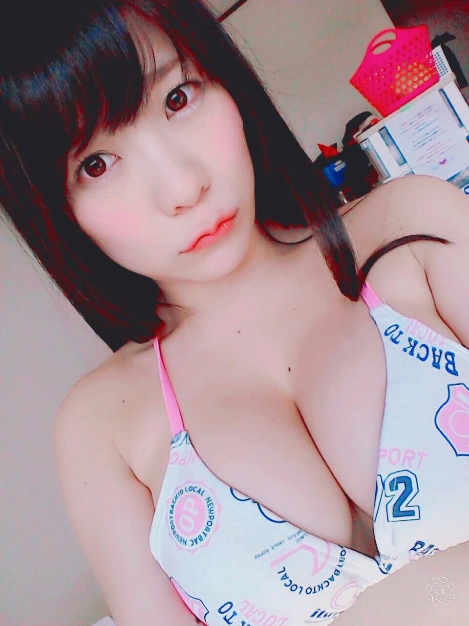 東條詩織エロ 東條詩織 乳袋が発育しすぎて、ビキニが千切れそうにww - エロチカ | AV・グラビアの最新動画像